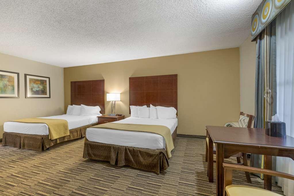 Best Western Sunday House Inn Kerrville Habitación foto