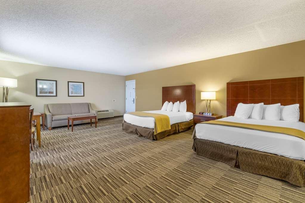 Best Western Sunday House Inn Kerrville Habitación foto