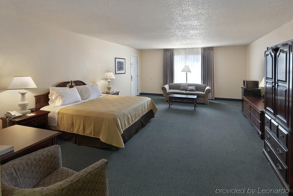 Best Western Sunday House Inn Kerrville Habitación foto