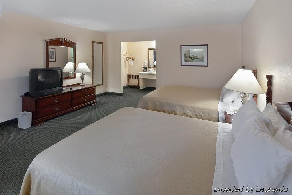 Best Western Sunday House Inn Kerrville Habitación foto